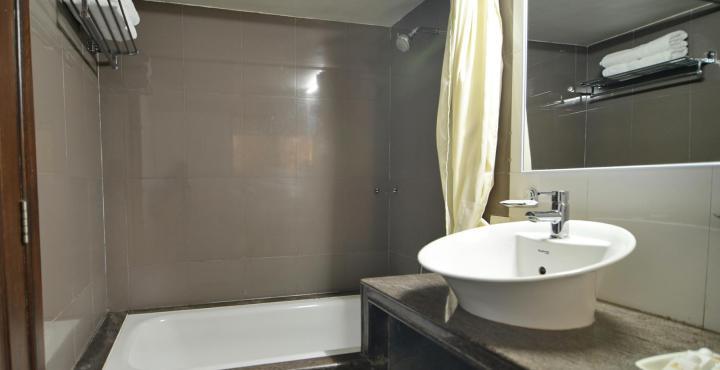 Отель Ambience Executive Pimpri-Chinchwad Экстерьер фото