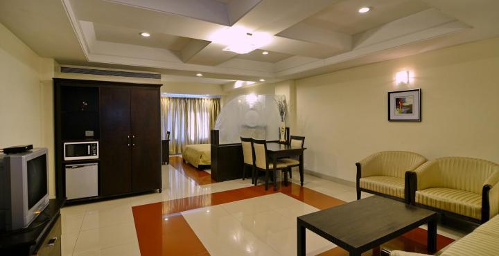 Отель Ambience Executive Pimpri-Chinchwad Экстерьер фото