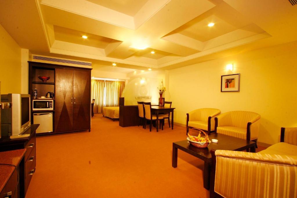 Отель Ambience Executive Pimpri-Chinchwad Номер фото